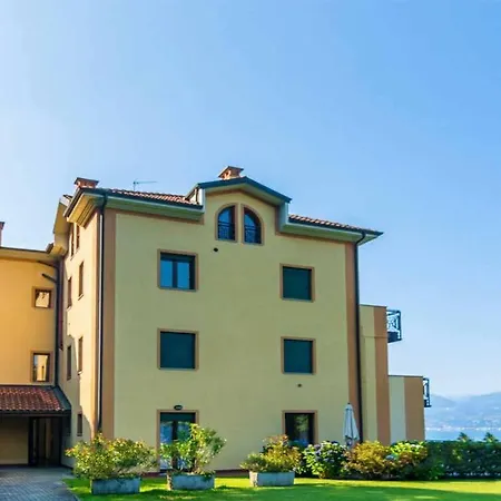 Apartment Blue Stresa